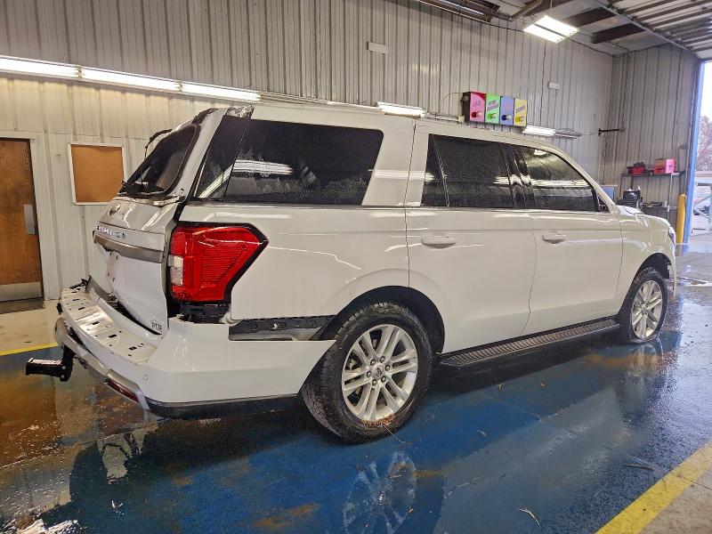1FMJU1J86REB07794 - 2024 FORD EXPEDITION XLT WHITE photo 3