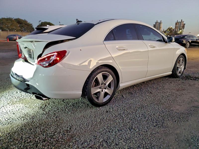 WDDSJ4EB6GN310521 - 2016 MERCEDES-BENZ CLA 250 أبيض صورة 3