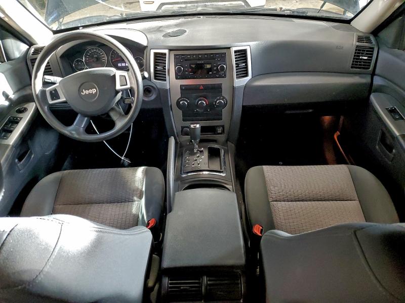 1J8GR48K08C160724 - 2008 JEEP GRAND CHER LAREDO BLACK photo 8