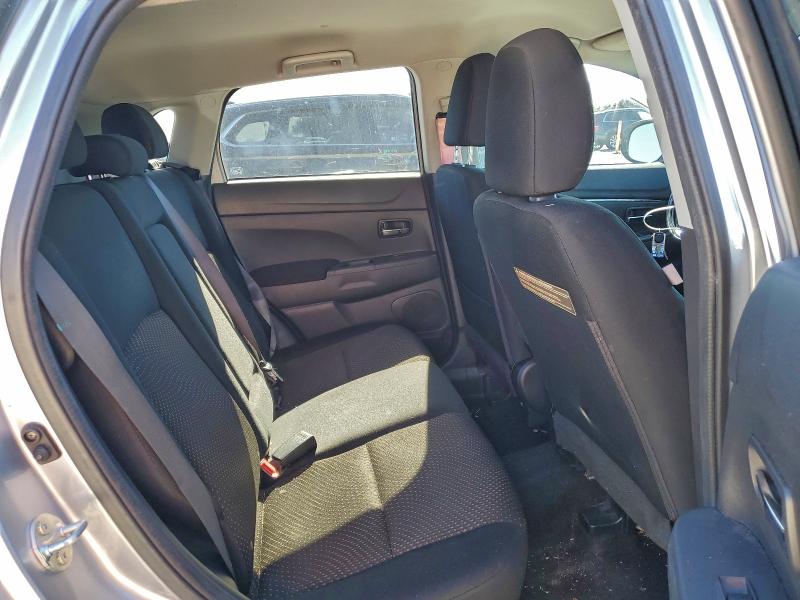 JA4AP3AU6GZ058889 - 2016 MITSUBISHI OUTLANDER ES ვერცხლისფერი ფოტო 11