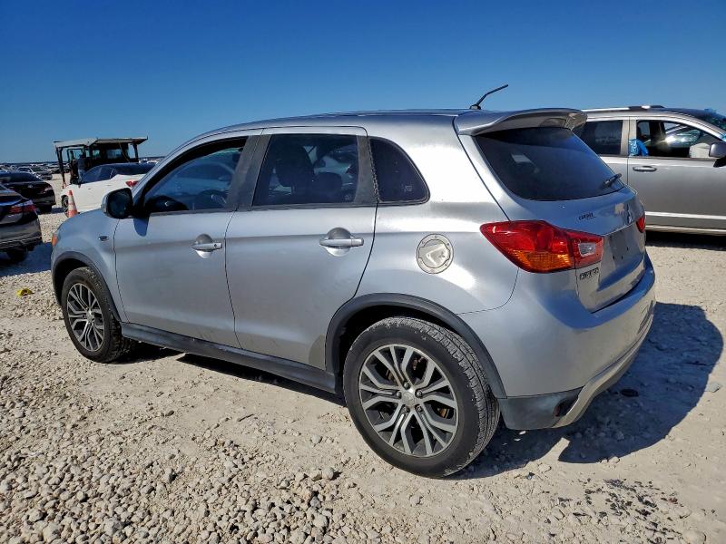 JA4AP3AU6GZ058889 - 2016 MITSUBISHI OUTLANDER ES ვერცხლისფერი ფოტო 2