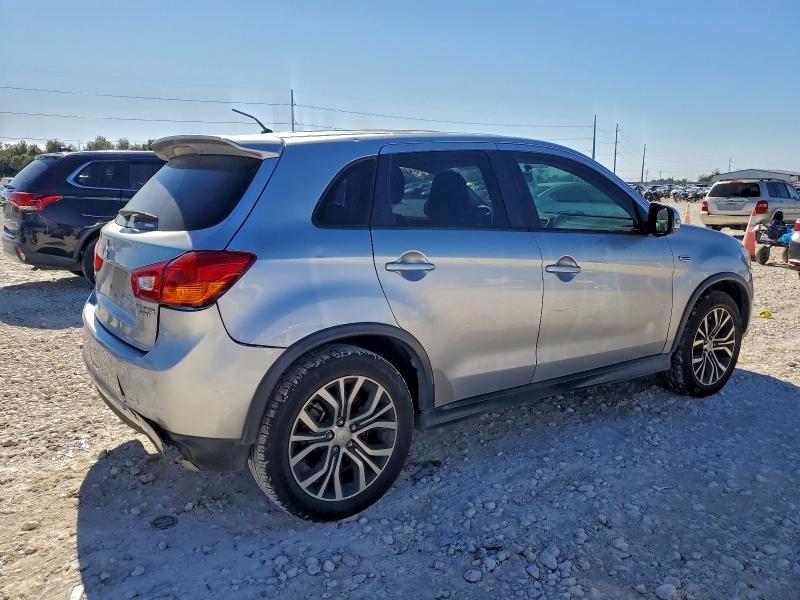 JA4AP3AU6GZ058889 - 2016 MITSUBISHI OUTLANDER ES ვერცხლისფერი ფოტო 3