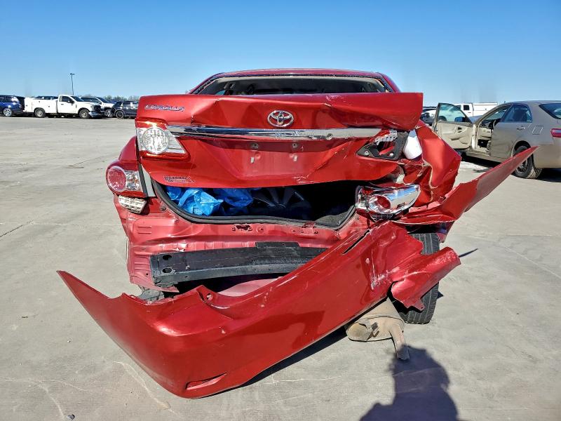 5YFBU4EE4DP213361 - 2013 TOYOTA COROLLA BASE Червоний фото 6