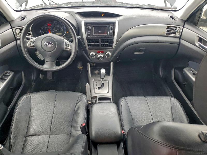 JF2SHAEC5BH774647 - 2011 SUBARU FORESTER LIMITED 黑色 照片 8