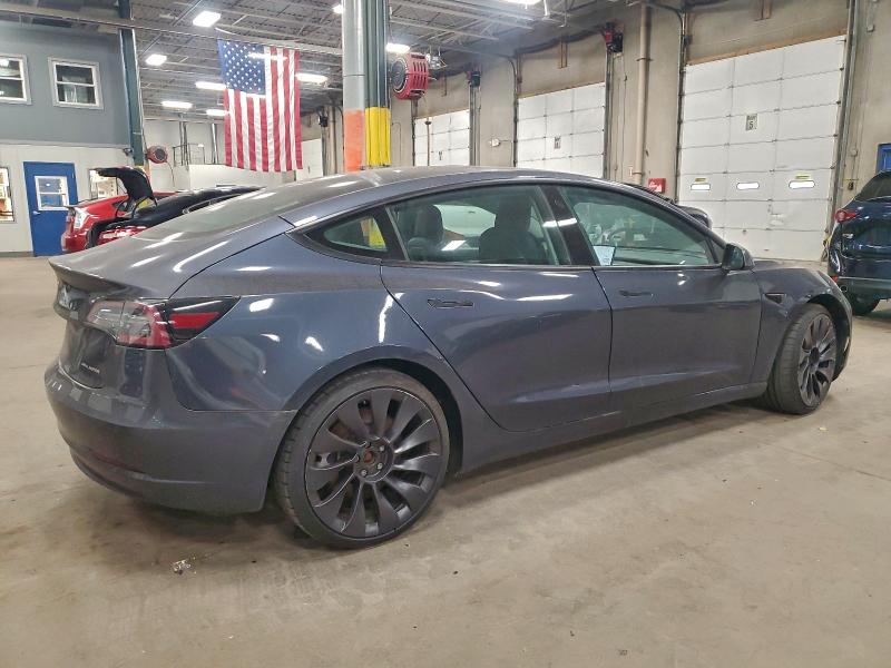 5YJ3E1EB7NF185946 - 2022 TESLA MODEL 3 رمادي صورة 3