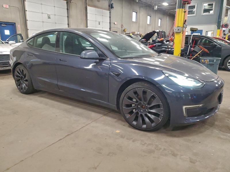 5YJ3E1EB7NF185946 - 2022 TESLA MODEL 3 رمادي صورة 4