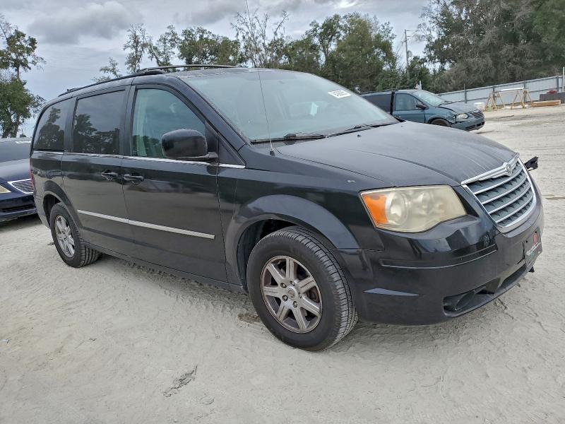 2A4RR5DX6AR345455 - 2010 CHRYSLER TOWN & COU TOURING BLACK photo 4