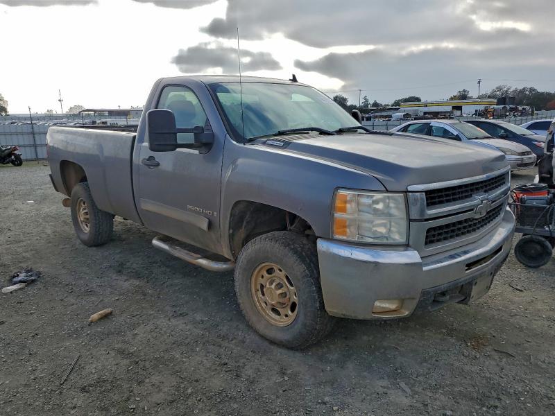 1GCHK24617E564552 - 2007 CHEVROLET SILVERADO K2500 HEAVY DUTY GRAY photo 4