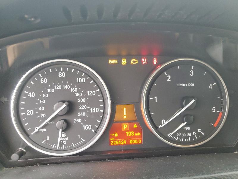 5UXZW0C53CL668258 - 2012 BMW X5 XDRIVE35D 白色 照片 9