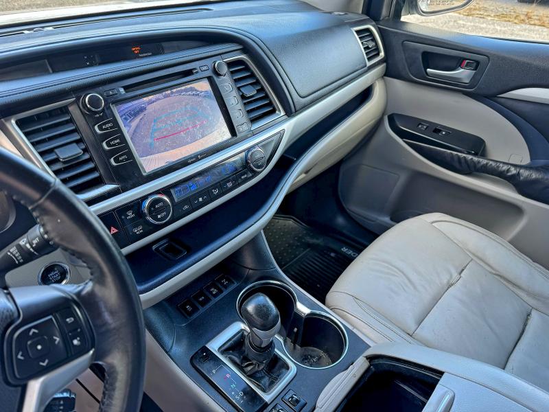 5TDJKRFHXFS168878 - 2015 TOYOTA HIGHLANDER XLE WHITE photo 9