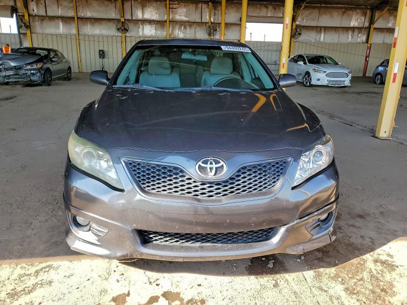 4T1BF3EK4BU756036 - 2011 TOYOTA CAMRY BASE GRAY photo 5