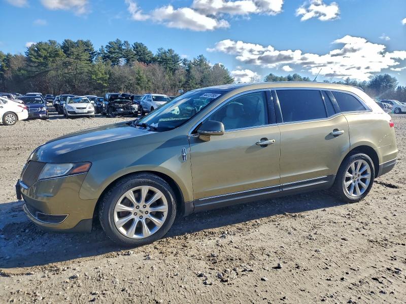 2013 LINCOLN MKT, 