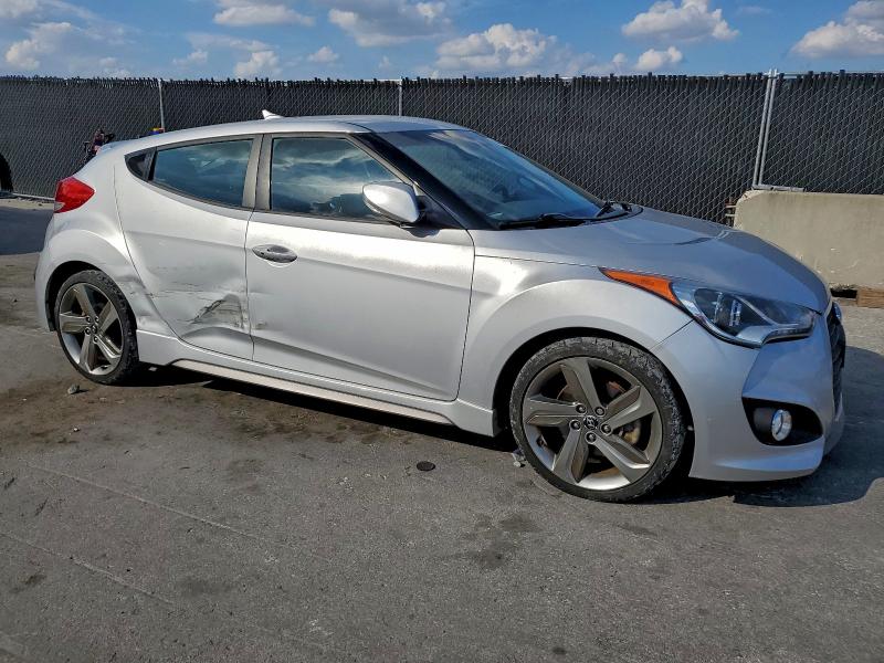 KMHTC6AE8DU100441 - 2013 HYUNDAI VELOSTER TURBO ვერცხლისფერი ფოტო 4