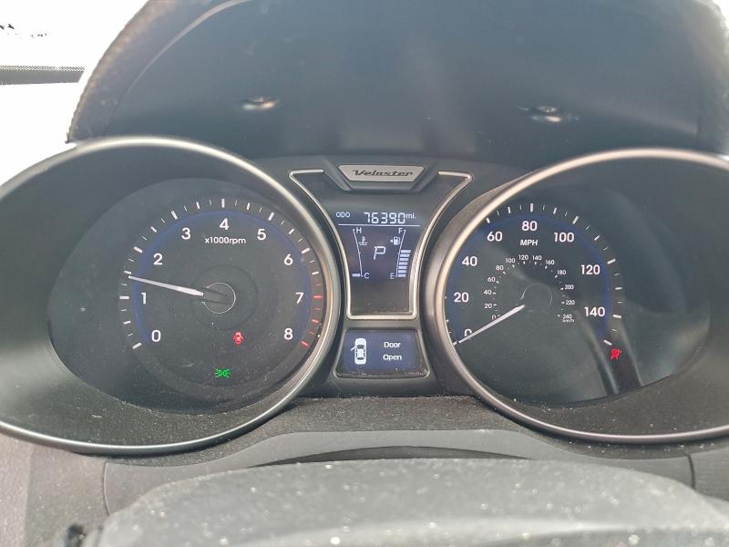 KMHTC6AE8DU100441 - 2013 HYUNDAI VELOSTER TURBO ვერცხლისფერი ფოტო 9