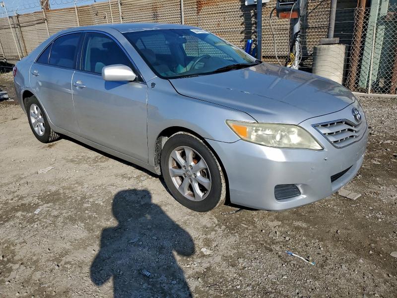 4T1BF3EK0BU621992 - 2011 TOYOTA CAMRY BASE SILVER photo 4