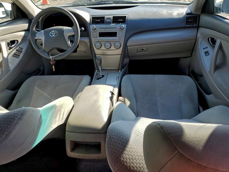 4T1BF3EK0BU621992 - 2011 TOYOTA CAMRY BASE SILVER photo 8