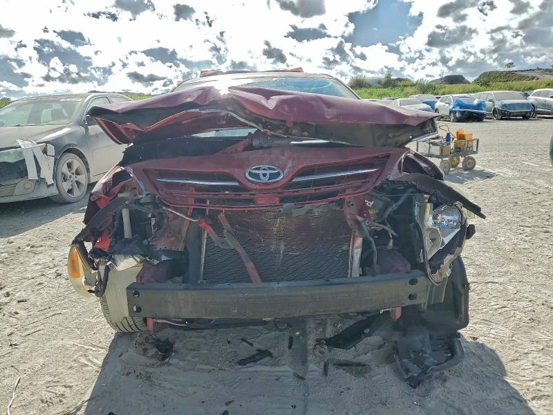 5YFBU4EE9DP179367 - 2013 TOYOTA COROLLA BASE Rouge photo 5