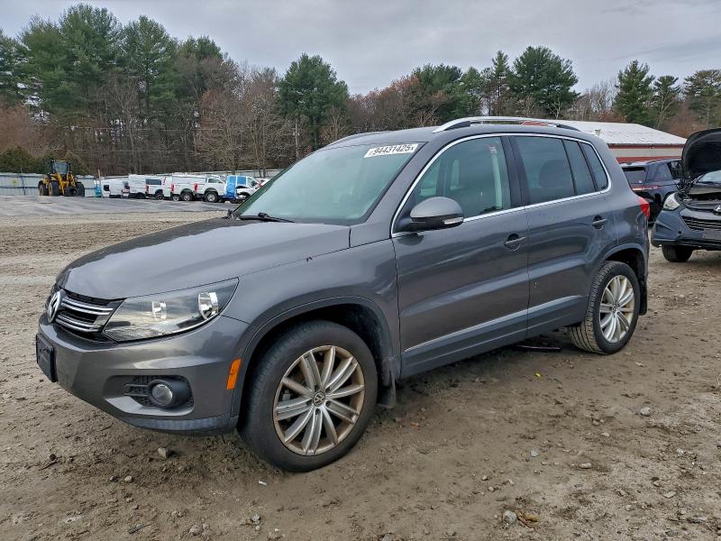 2015 VOLKSWAGEN TIGUAN S, 