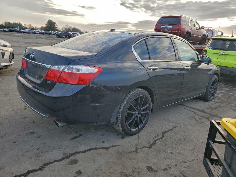 1HGCR3F82FA037167 - 2015 HONDA ACCORD EXL 黑色 照片 3