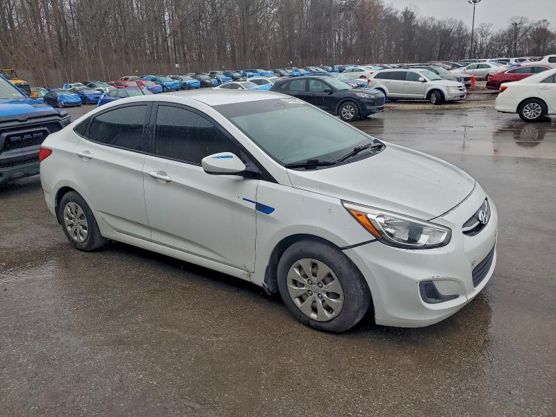 KMHCT4AE5GU158001 - 2016 HYUNDAI ACCENT SE 白色 照片 4