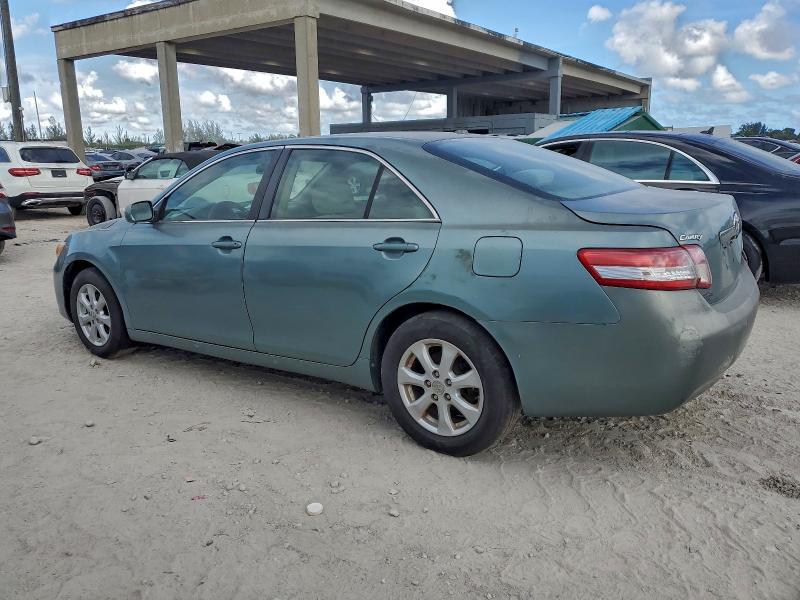 4T1BF3EK5BU620269 - 2011 TOYOTA CAMRY BASE TEAL photo 2