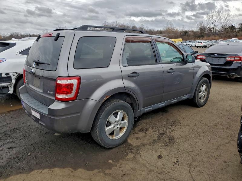 1FMCU93G89KA02798 - 2009 FORD ESCAPE XLT ნაცრისფერი ფოტო 3