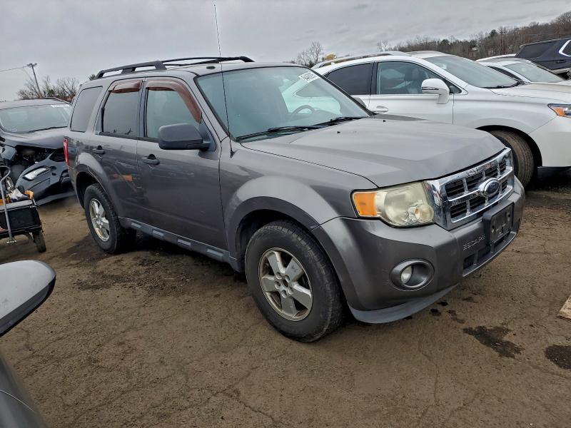 1FMCU93G89KA02798 - 2009 FORD ESCAPE XLT ნაცრისფერი ფოტო 4