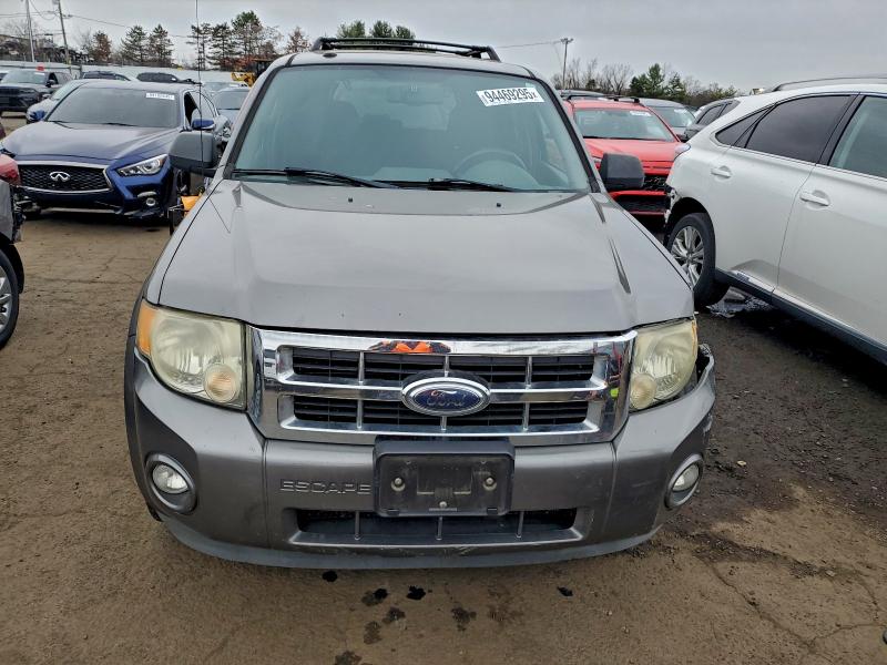 1FMCU93G89KA02798 - 2009 FORD ESCAPE XLT ნაცრისფერი ფოტო 5