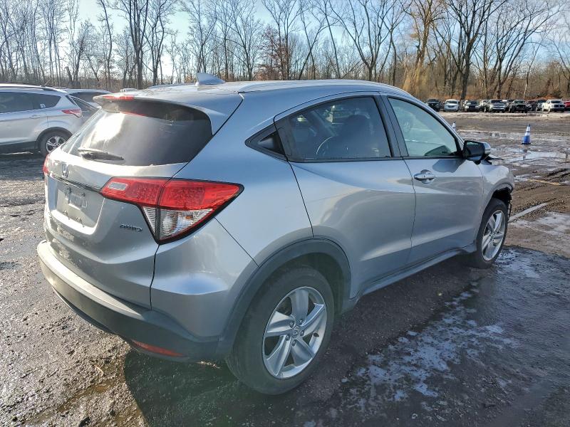 3CZRU6H59LM726403 - 2020 HONDA HR-V EX SILVER photo 3