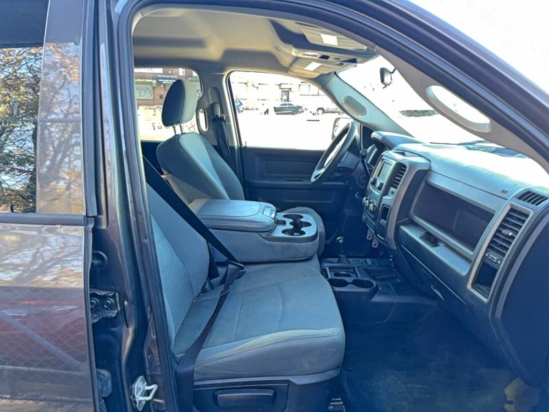 3C6UR5HJ3JG121157 - 2018 RAM 2500 ST Сұр фото 5