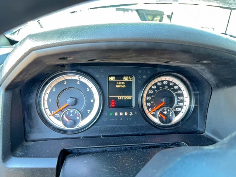 3C6UR5HJ3JG121157 - 2018 RAM 2500 ST Сұр фото 8