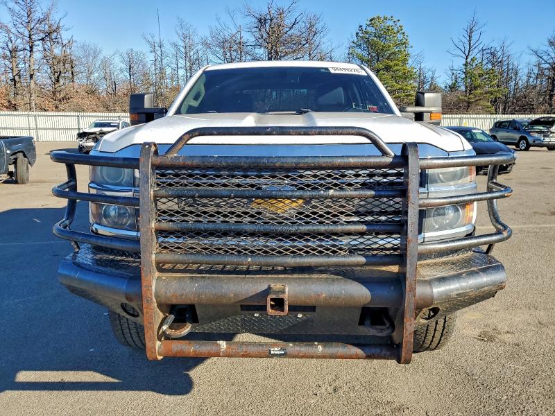 1GC1KUEG3FF547572 - 2015 CHEVROLET SILVERADO K2500 HEAVY DUTY WHITE photo 5