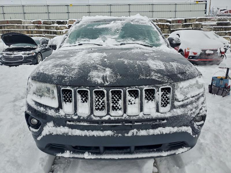 1C4NJCBAXHD185608 - 2017 JEEP COMPASS SPORT BLACK photo 5