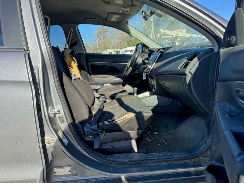 JA4AR3AUXLU026786 - 2020 MITSUBISHI OUTLANDER ES GRAY photo 5