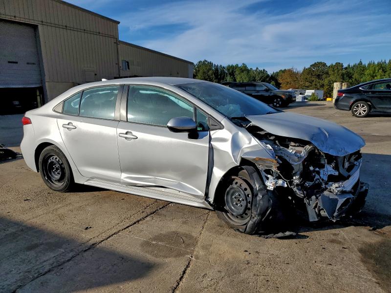 5YFEPMAE1MP258946 - 2021 TOYOTA COROLLA LE ვერცხლისფერი ფოტო 4