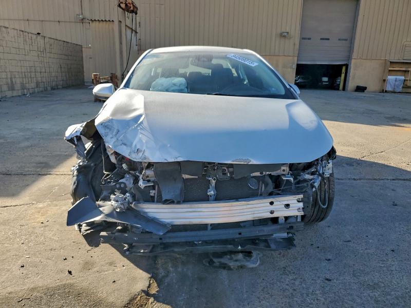 5YFEPMAE1MP258946 - 2021 TOYOTA COROLLA LE ვერცხლისფერი ფოტო 5