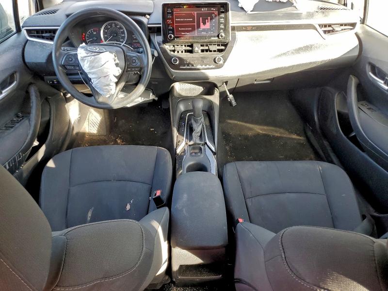 5YFEPMAE1MP258946 - 2021 TOYOTA COROLLA LE ვერცხლისფერი ფოტო 8