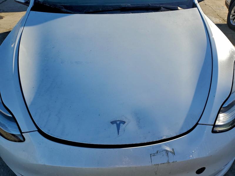 7SAYGDEE0PA093981 - 2023 TESLA MODEL Y WHITE photo 11