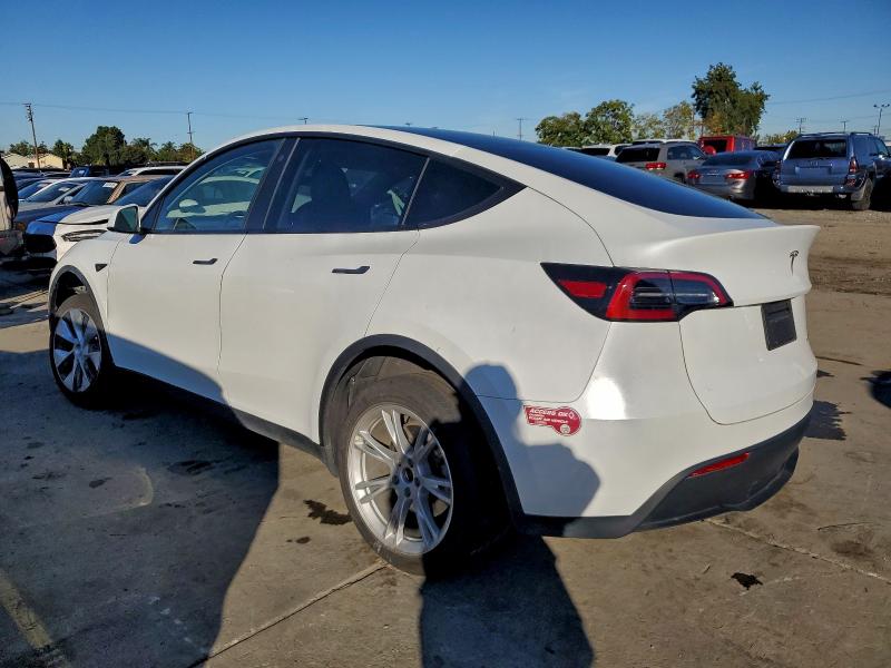 7SAYGDEE0PA093981 - 2023 TESLA MODEL Y WHITE photo 2
