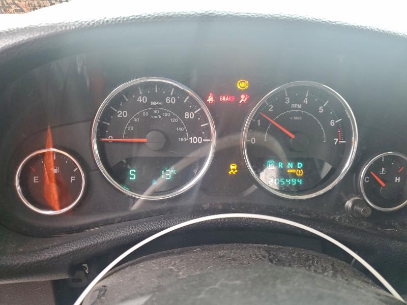 1J4BA3H1XBL557501 - 2011 JEEP WRANGLER U SPORT Silber Foto 9