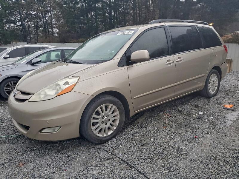 2010 TOYOTA SIENNA XLE, 