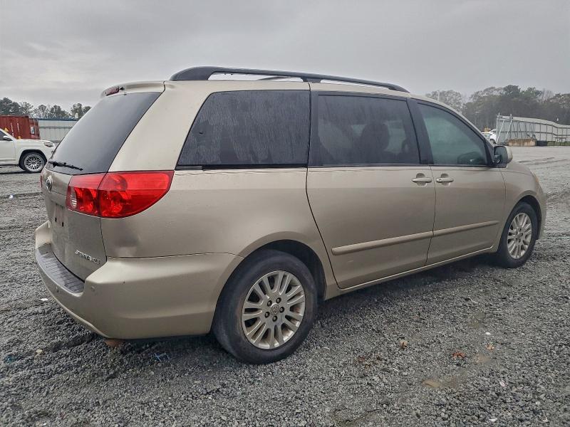 5TDYK4CC3AS328151 - 2010 TOYOTA SIENNA XLE GOLD photo 3