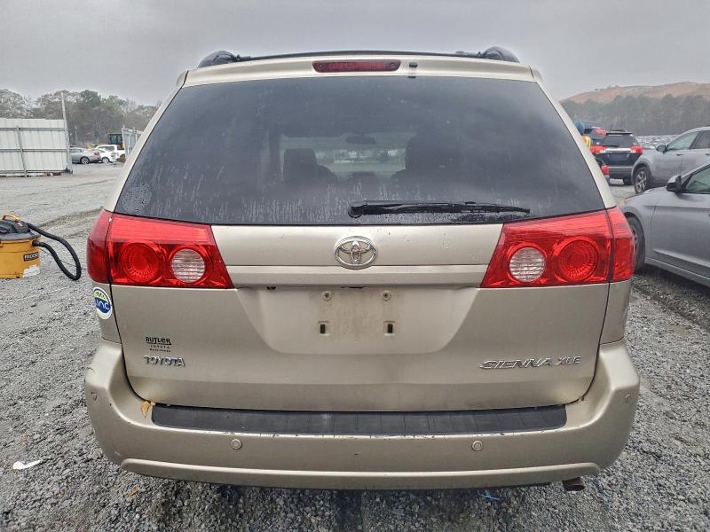 5TDYK4CC3AS328151 - 2010 TOYOTA SIENNA XLE GOLD photo 6