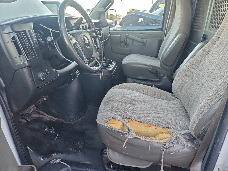 1GCWGAFG9H1165311 - 2017 CHEVROLET EXPRESS G2 WHITE photo 7