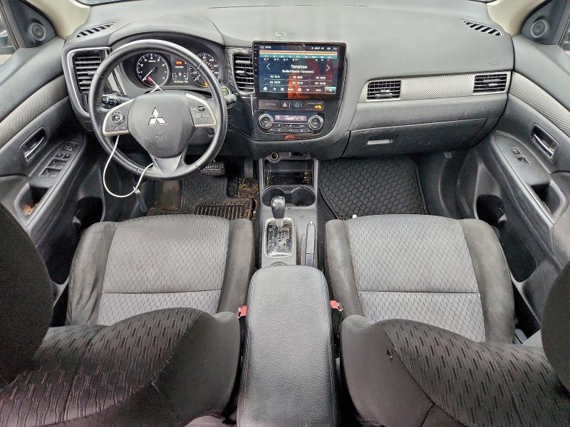 JA4AD3A30EZ019079 - 2014 MITSUBISHI OUTLANDER SE SILVER photo 8