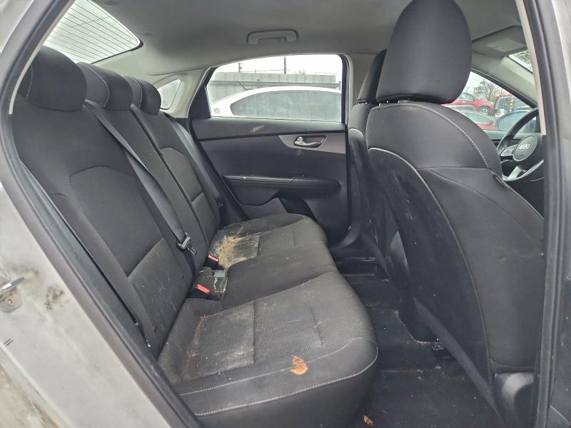 3KPF24AD6KE076541 - 2019 KIA FORTE FE Ақ фото 10