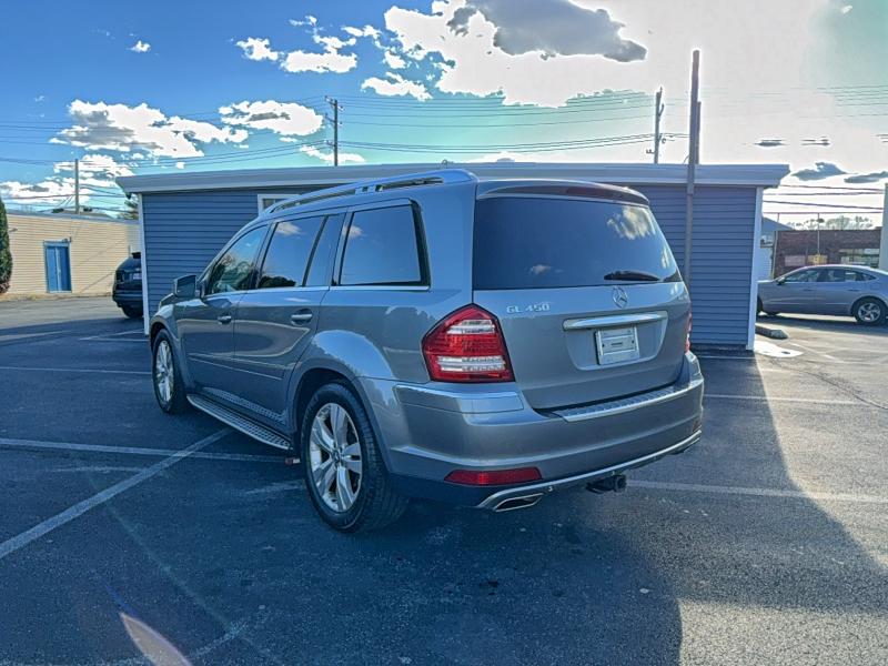 4JGBF7BE1BA743624 - 2011 MERCEDES-BENZ GL 450 4MATIC GRAY photo 3