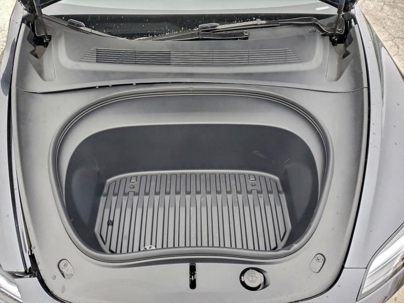 5YJ3E1EA2SF024360 - 2025 TESLA MODEL 3 BLACK photo 11