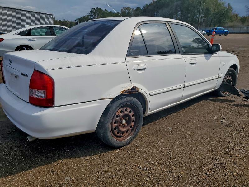 JM1BJ225521602092 - 2002 MAZDA PROTEGE DX WHITE photo 3