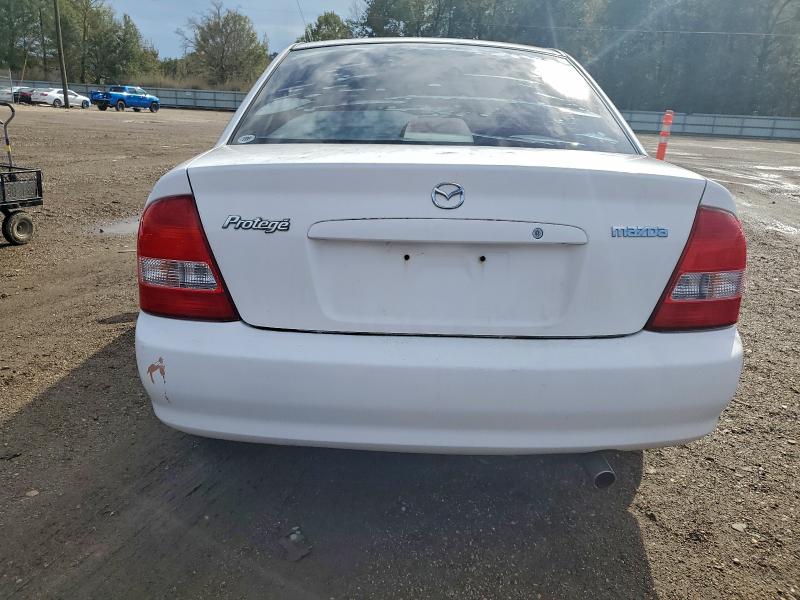JM1BJ225521602092 - 2002 MAZDA PROTEGE DX WHITE photo 6